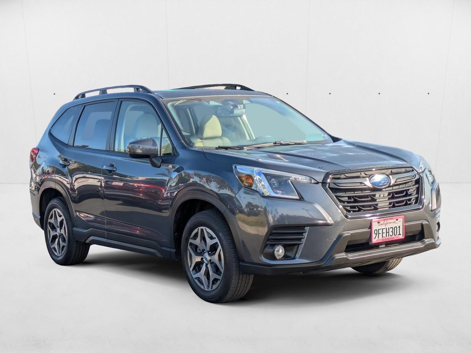 2023 Subaru Forester Premium photo 3
