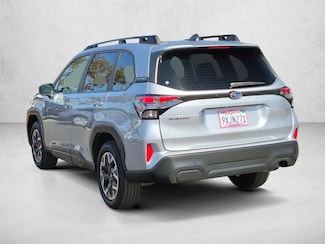 2026 Subaru Forester Premium photo 8