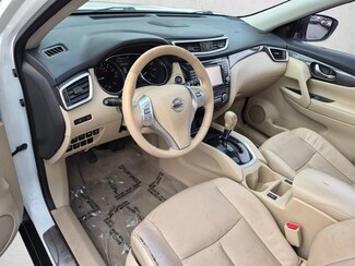 2015 Nissan Rogue SL photo 11