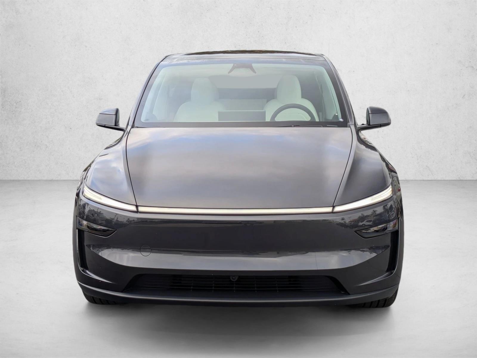 2026 Tesla Model Y Long Range photo 2