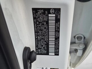 2013 Toyota Prius Four photo 15