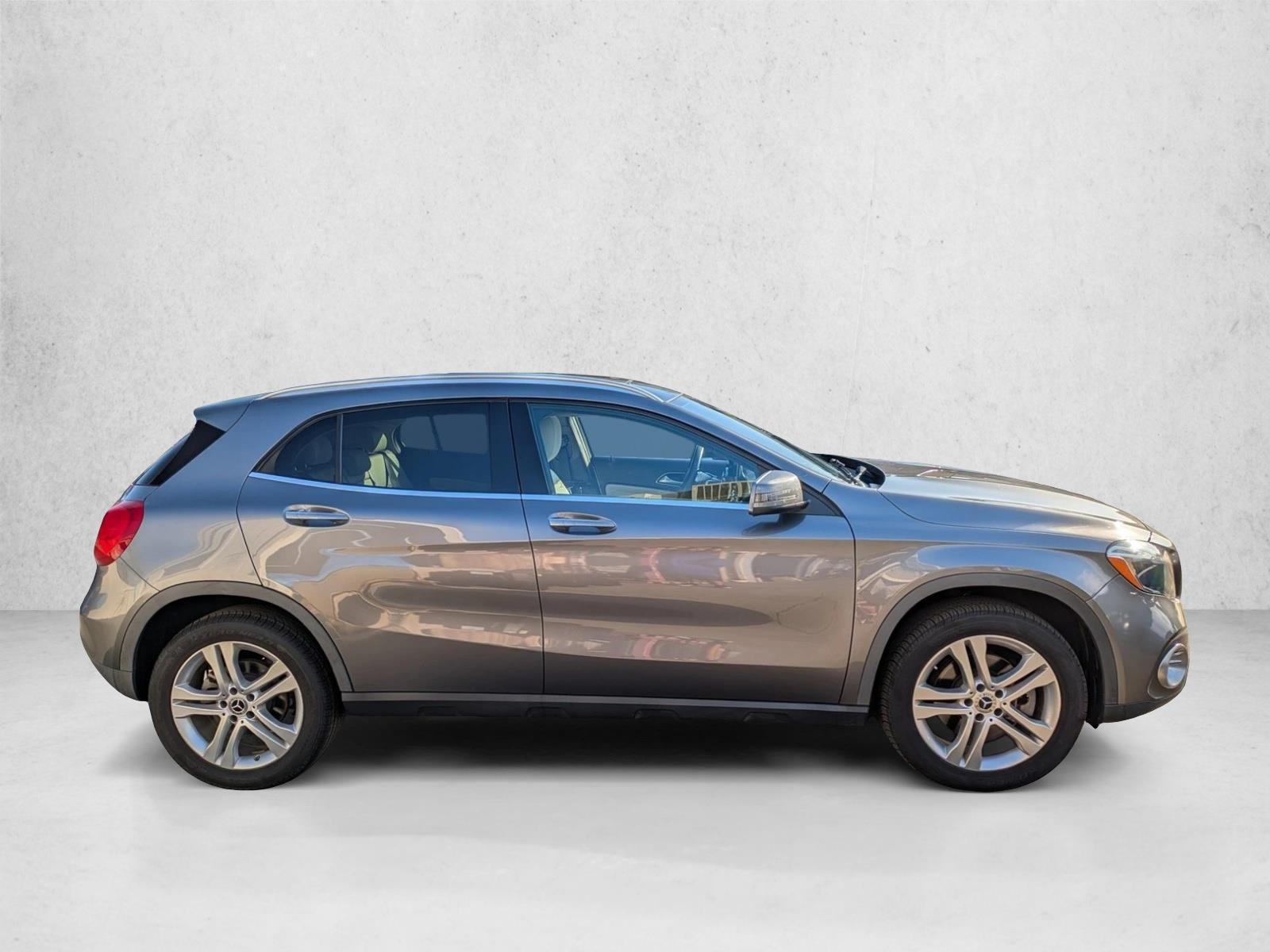 2020 Mercedes Benz GLA 250 photo 4