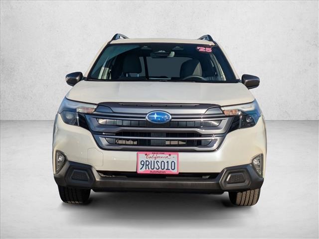2025 Subaru Forester Premium photo 2