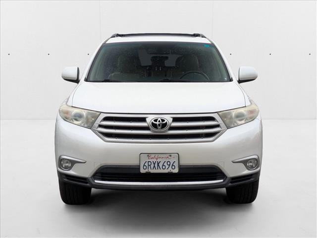 2011 Toyota Highlander SE photo 2