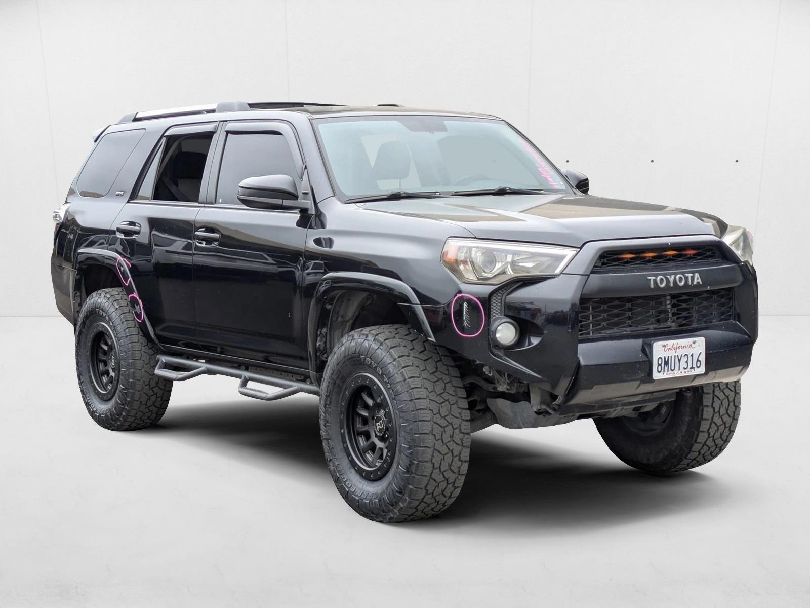 2019 Toyota 4Runner SR5 photo 3