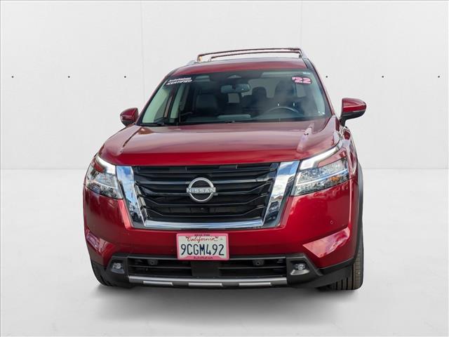 2022 Nissan Pathfinder SL photo 2