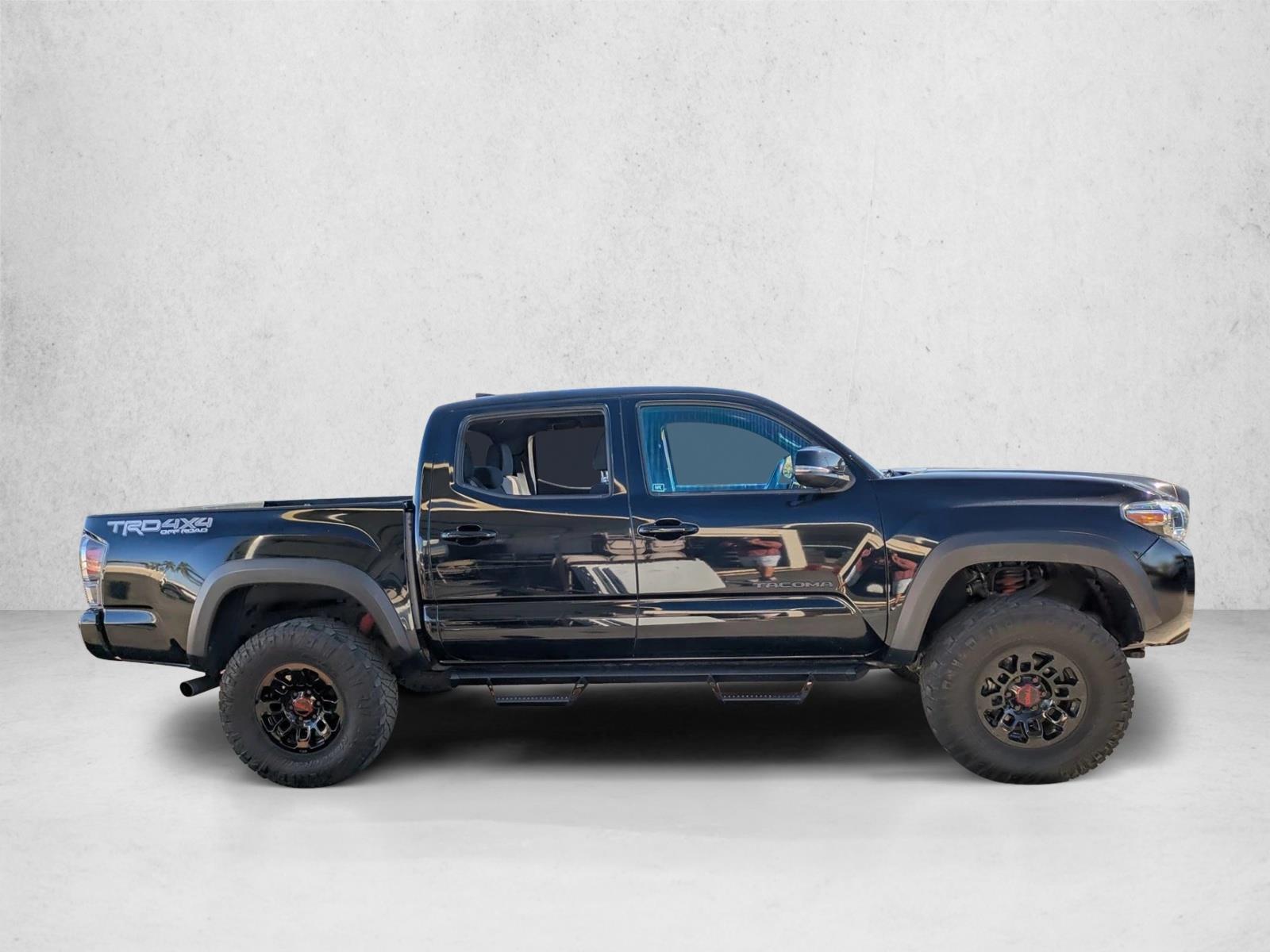 2021 Toyota Tacoma TRD V6 photo 4