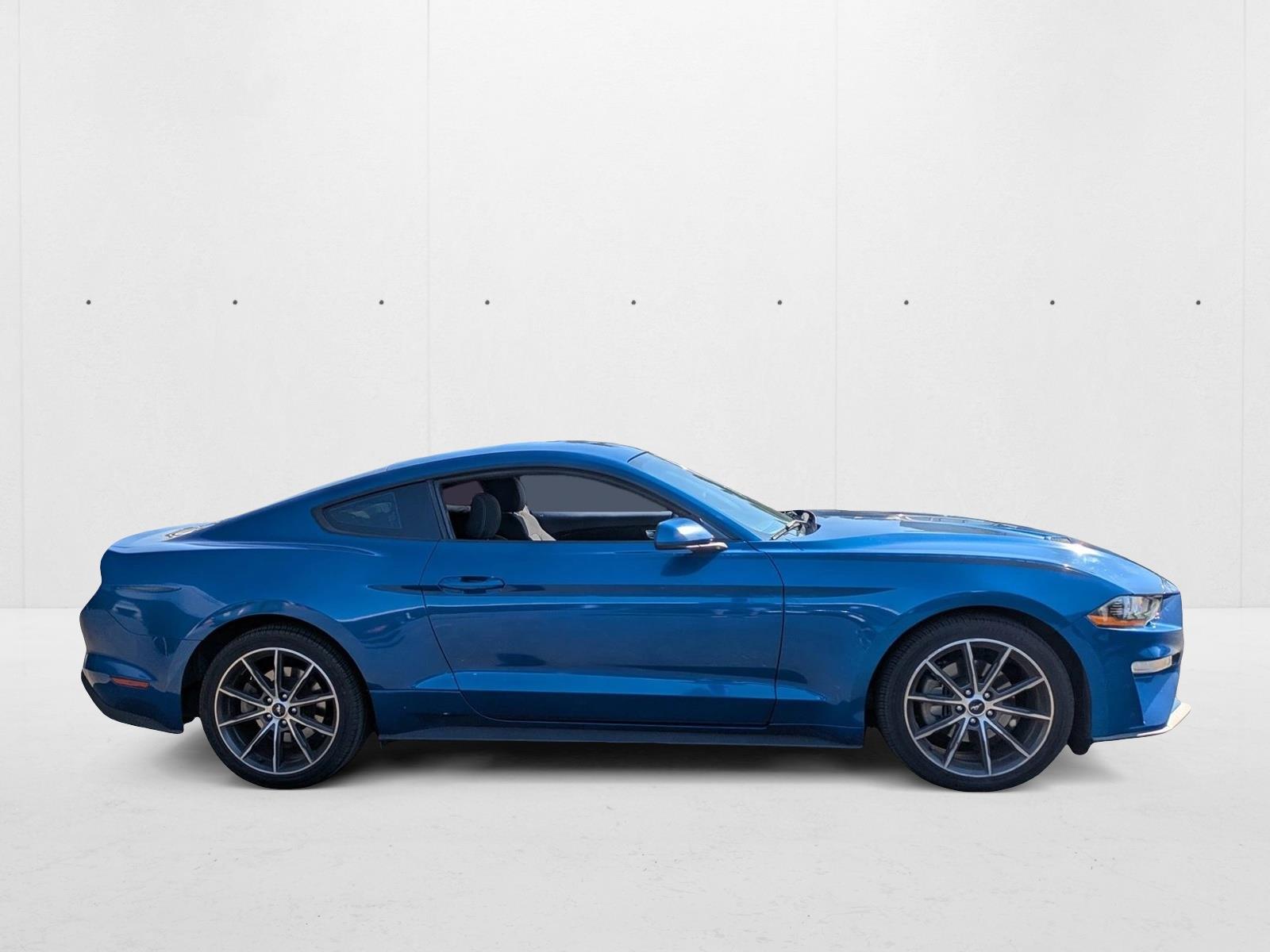 2018 Ford Mustang EcoBoost photo 2