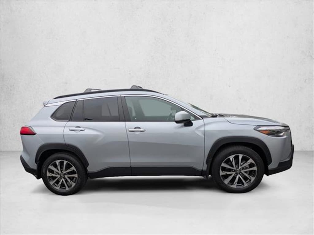 Used 2024 Toyota Corolla Cross XLE SUV