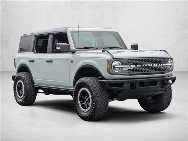 2022 Ford Bronco photo 3