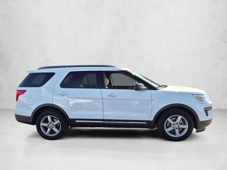 2018 Ford Explorer XLT photo 5
