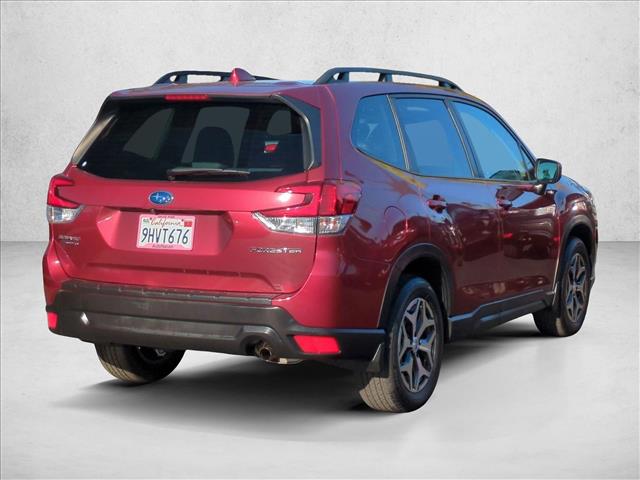 2023 Subaru Forester Premium photo 4