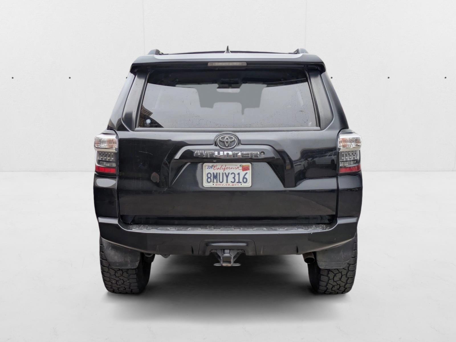 2019 Toyota 4Runner SR5 photo 4