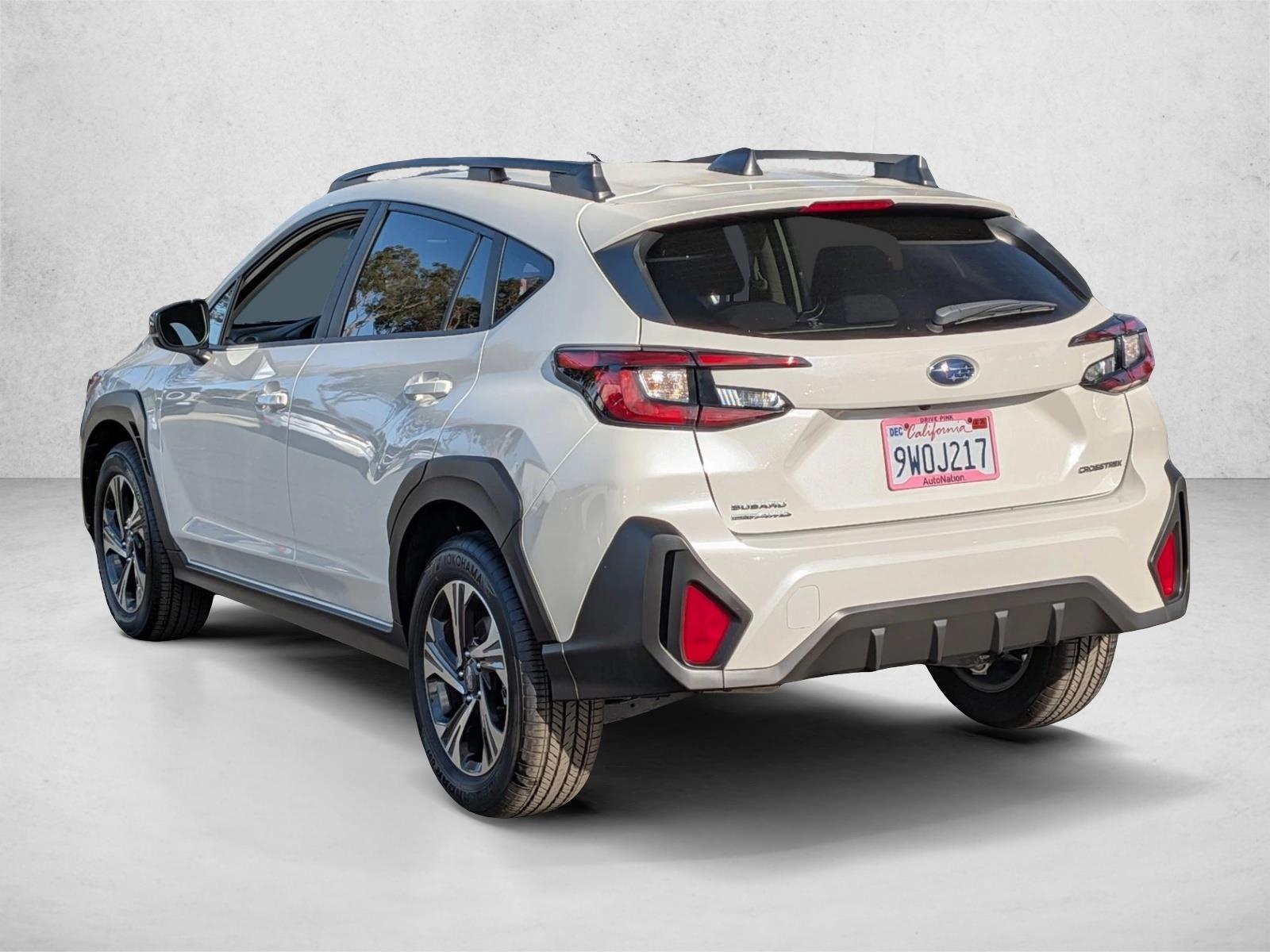 2025 Subaru Crosstrek Premium photo 3