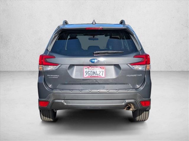 2023 Subaru Forester Premium photo 6