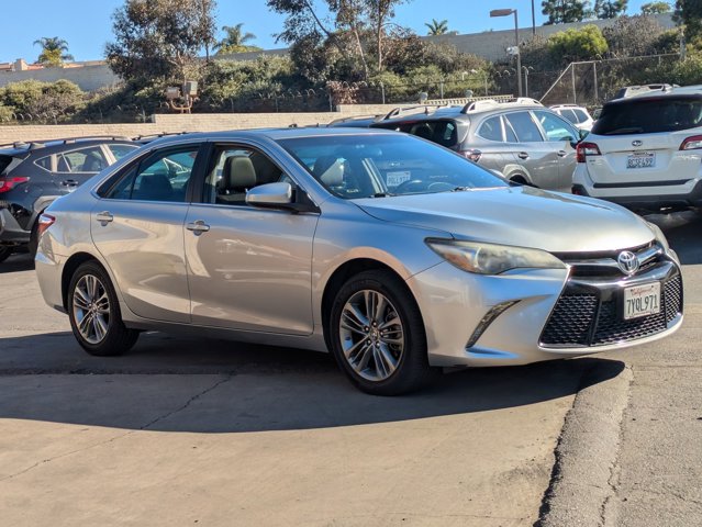 2017 Toyota Camry SE photo 3