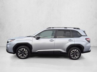 2026 Subaru Forester Premium photo 2