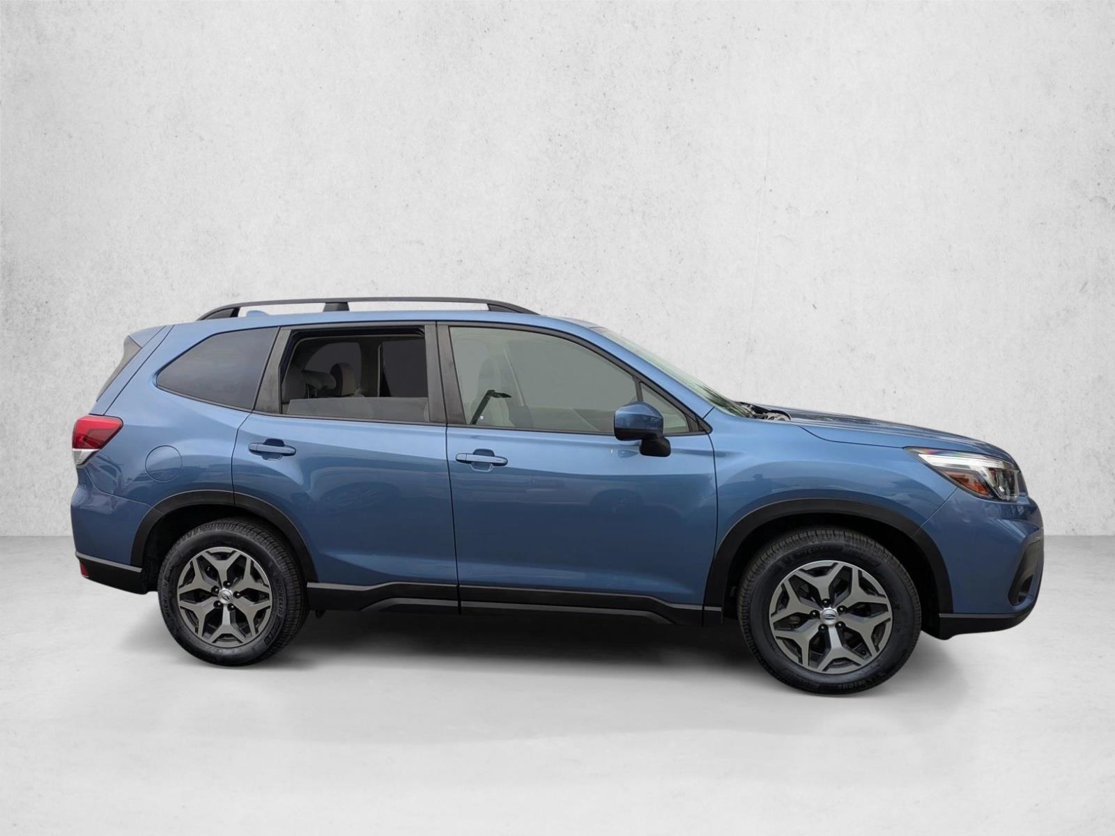 2020 Subaru Forester Premium photo 4