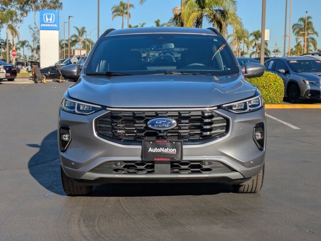 2023 Ford Escape ST-Line Elite photo 2