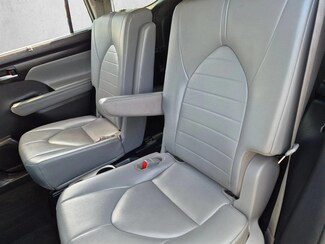 2021 Toyota Highlander XLE photo 17
