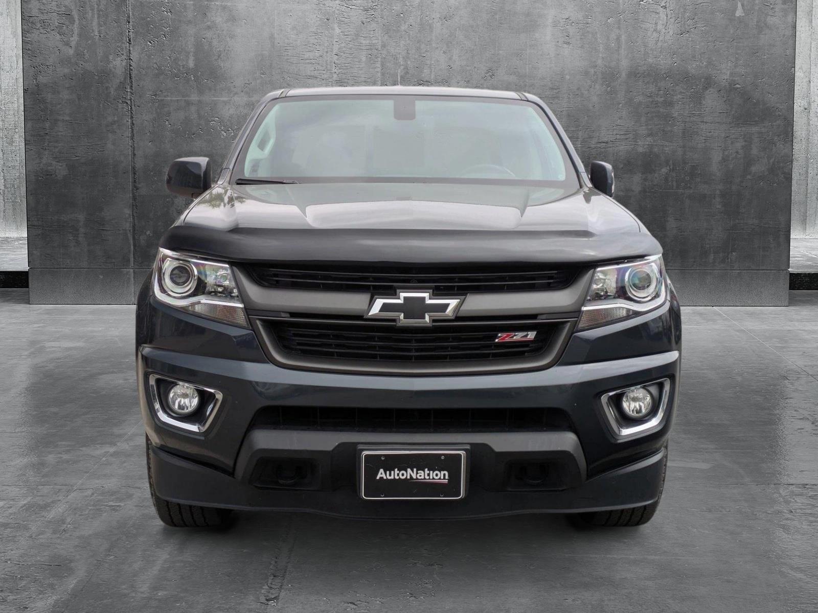 2017 Chevrolet Colorado Z71 photo 2