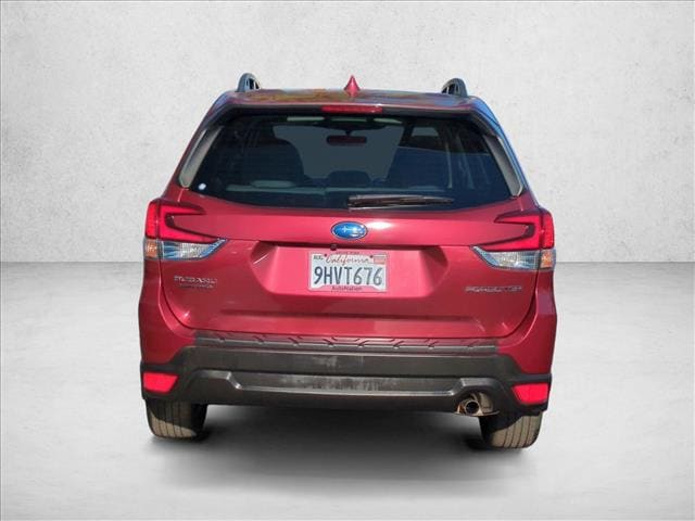 2023 Subaru Forester Premium photo 6