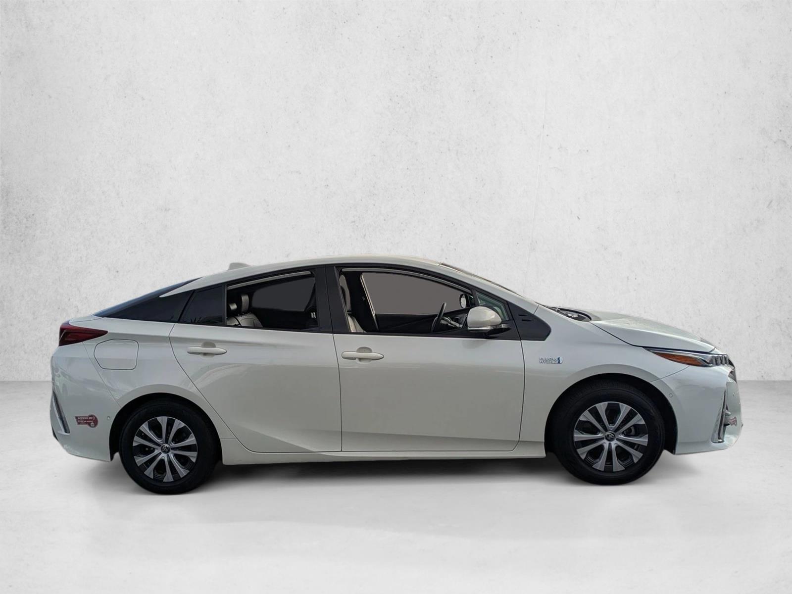 2020 Toyota Prius Prime Limited photo 4