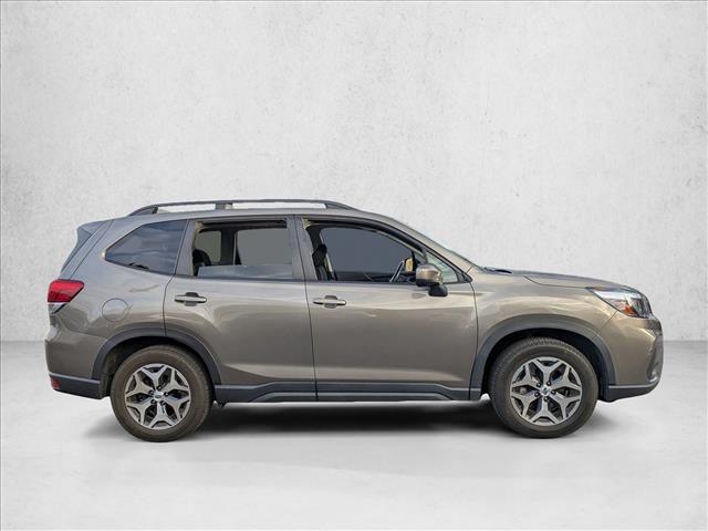 2020 Subaru Forester Premium photo 4