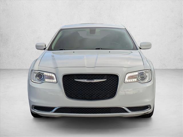 2020 Chrysler 300 Touring photo 2