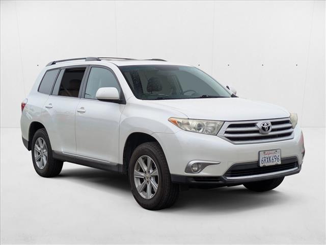 2011 Toyota Highlander SE photo 3