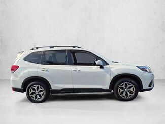 2024 Subaru Forester Premium photo 5