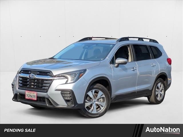 2023 Subaru Ascent Premium's photo