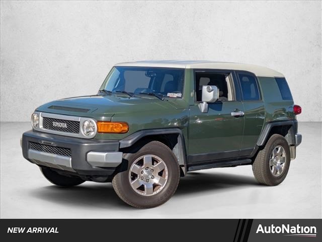 2010 Toyota FJ Cruiser Base's photo