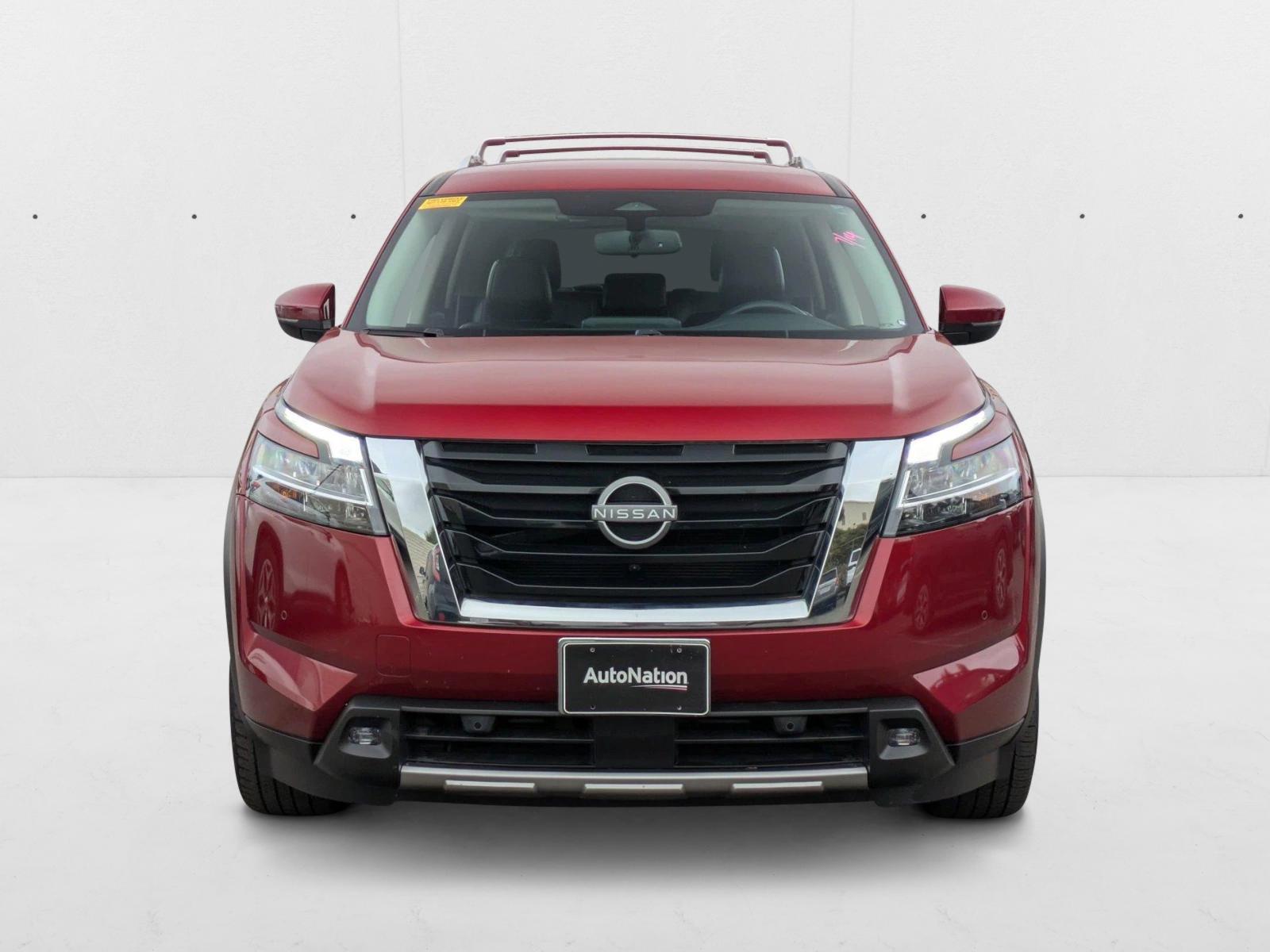 2022 Nissan Pathfinder SL photo 2