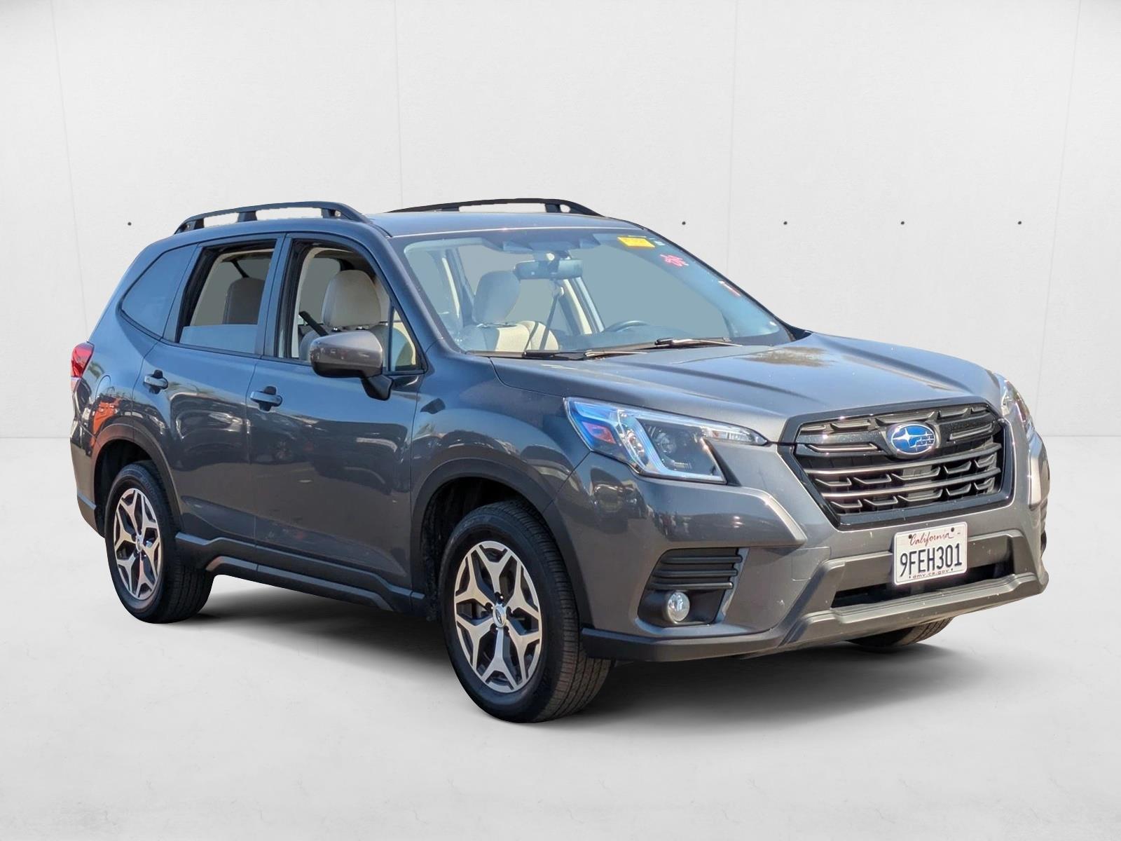 2023 Subaru Forester Premium photo 3