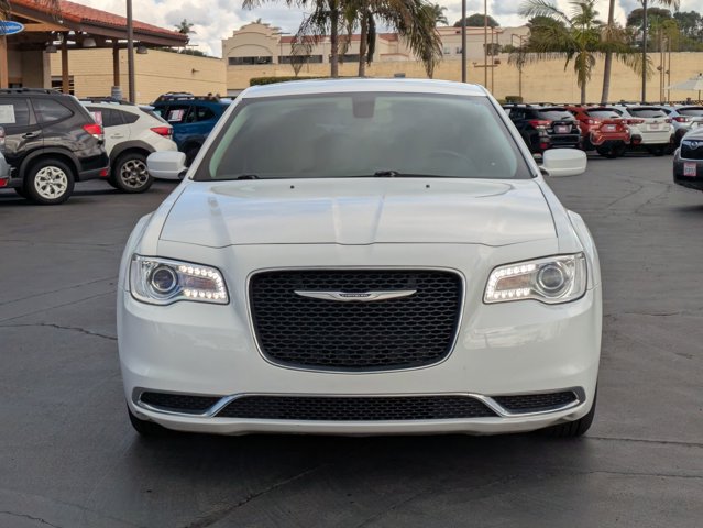 2020 Chrysler 300 Touring photo 2