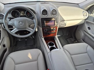 2010 Mercedes-Benz M-Class ML350 4MATIC photo 16