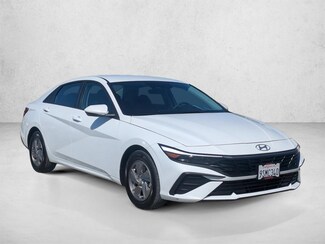2025 Hyundai Elantra SE photo 3