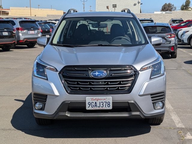 2023 Subaru Forester Premium photo 2