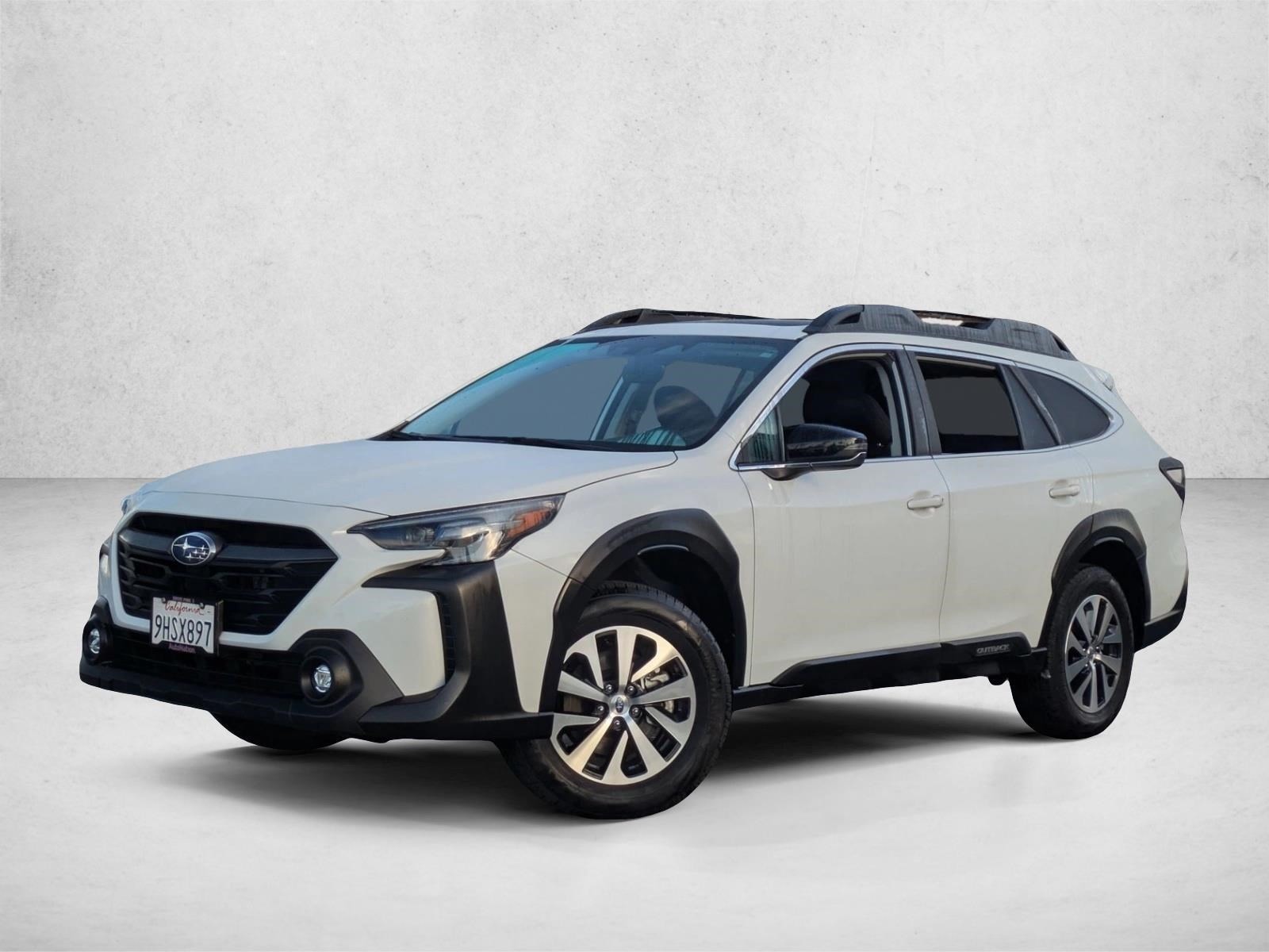 2024 Subaru Outback Premium's photo