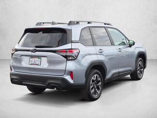 2026 Subaru Forester Premium photo 6