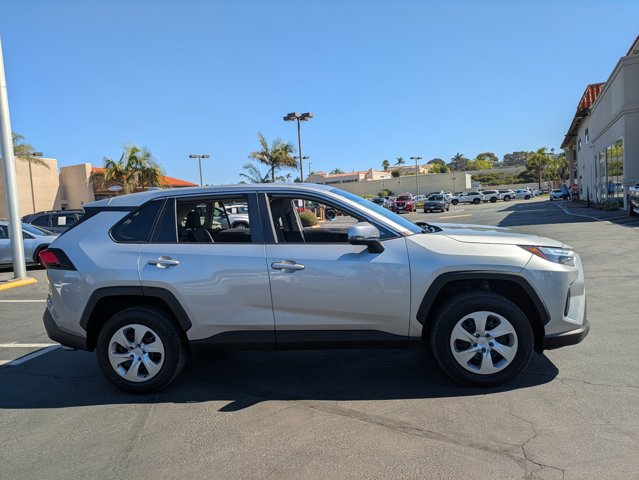 2023 Toyota RAV4 LE photo 4
