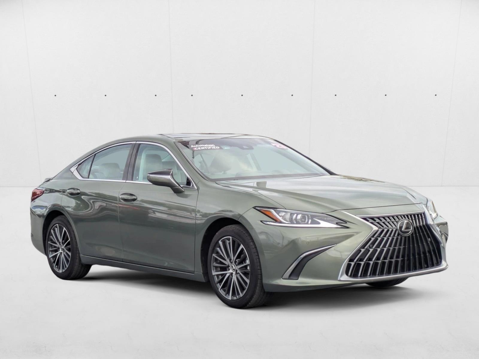 2023 Lexus ES 300h photo 3