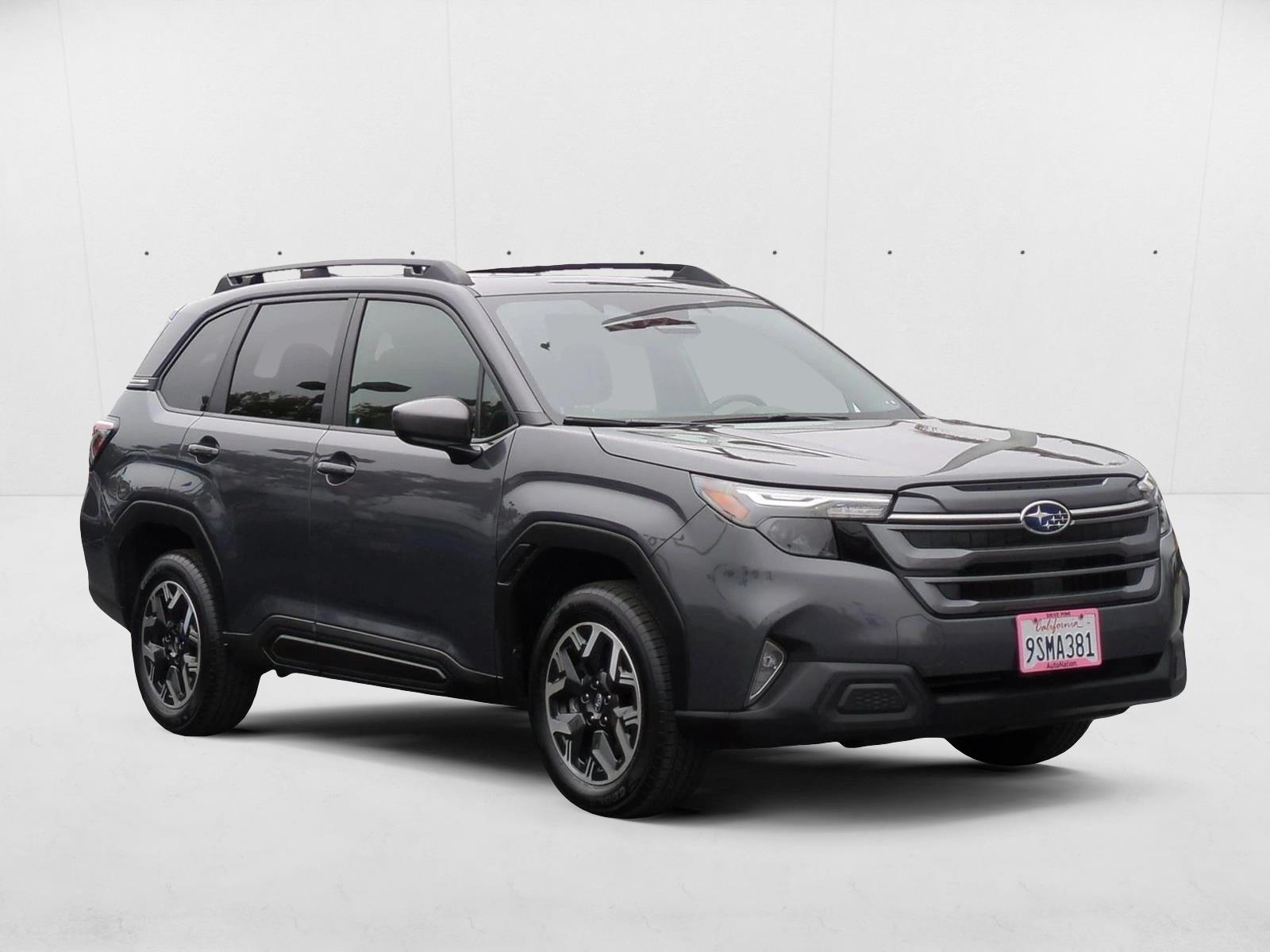 2025 Subaru Forester Premium Base photo 3