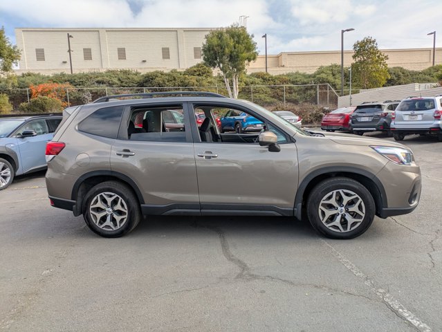 2020 Subaru Forester Premium photo 3