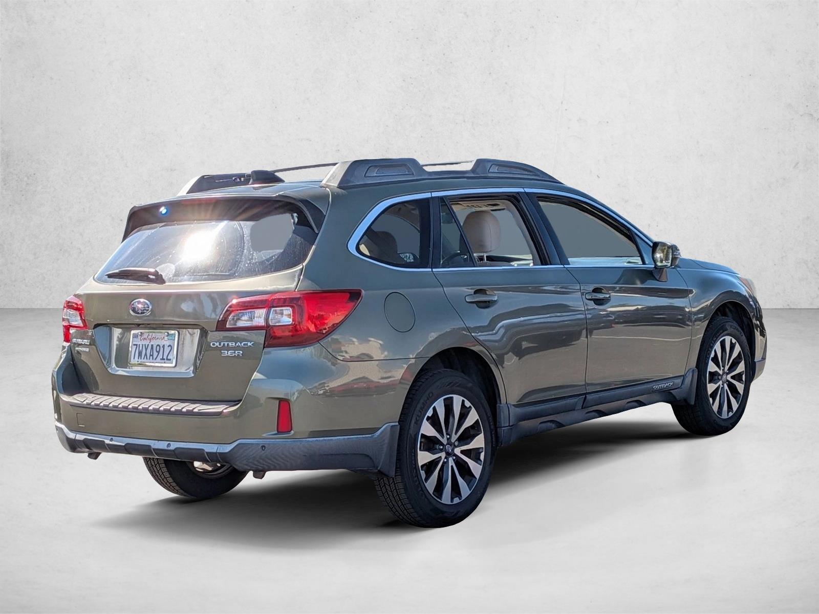 2017 Subaru Outback 3.6R Limited with photo 6