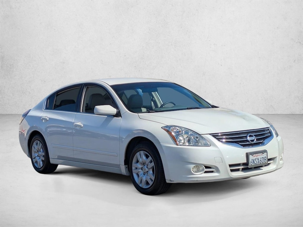 Used 2010 Nissan Altima 2.5 Sedan