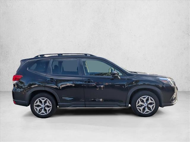2022 Subaru Forester Premium photo 3