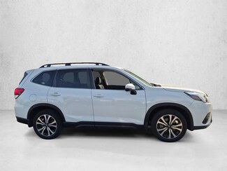 2023 Subaru Forester Limited photo 4