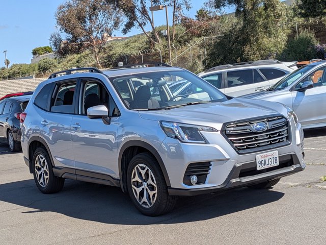 2023 Subaru Forester Premium photo 3